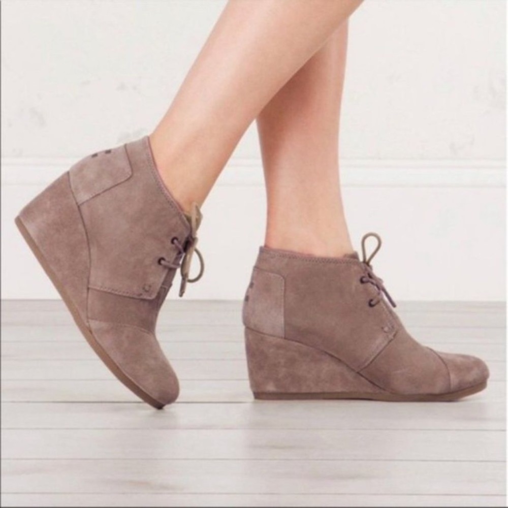 Toms Suede Wedge Bootie Taupe Women’s size 6.5